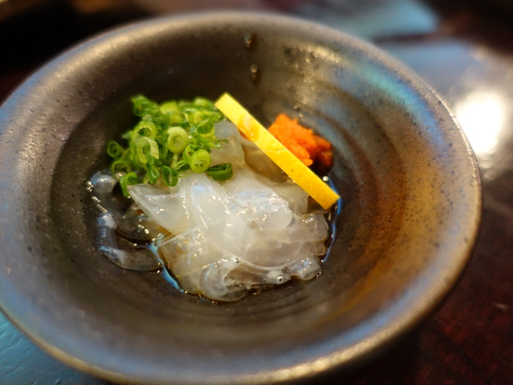 あなごの稚魚 のれそれとは 名前の由来 食べ方は 春を味わう海鮮珍味の魅力 人生を豊かにする高級ホテル スパ情報